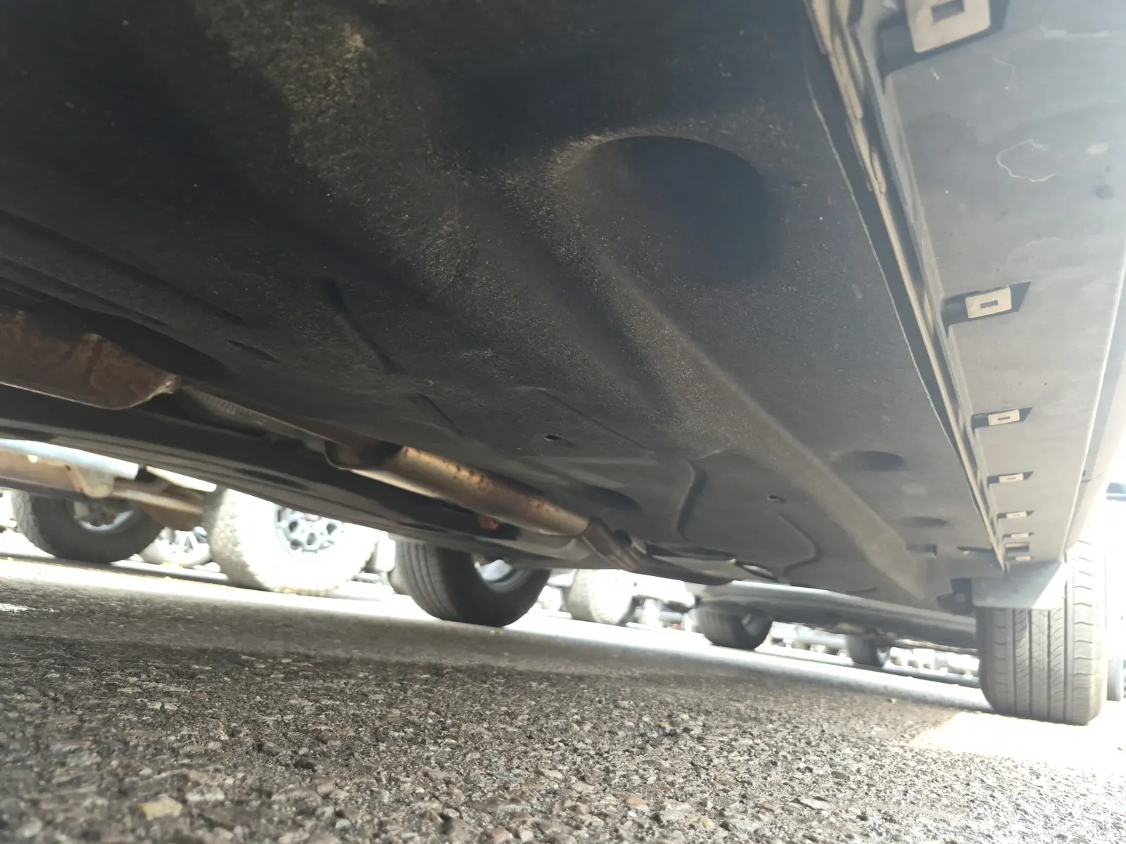 Undercarriage - Driver Photo