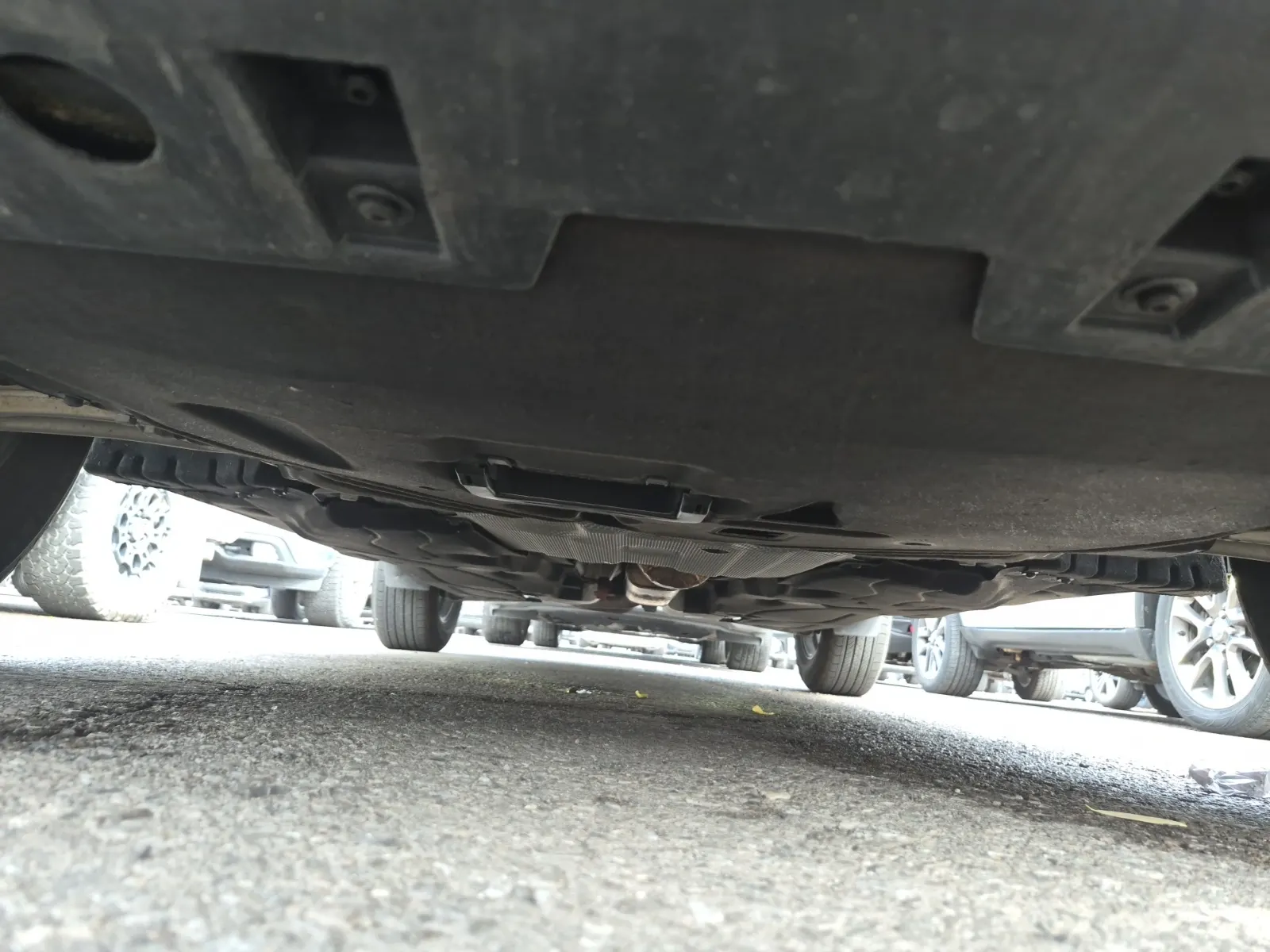 Undercarriage - Front Photo