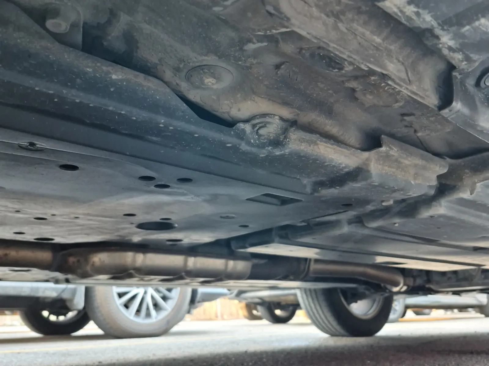 Undercarriage - Passenger Photo