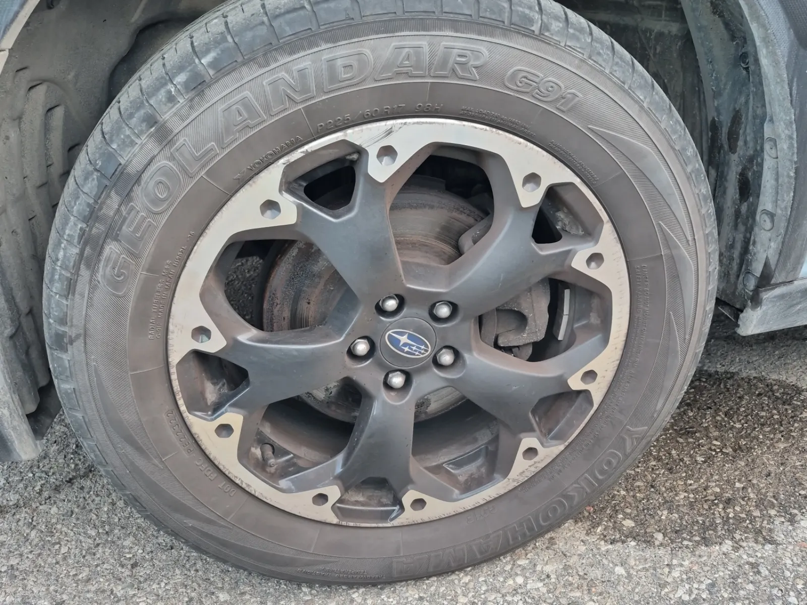 Front driver wheel/tire photo