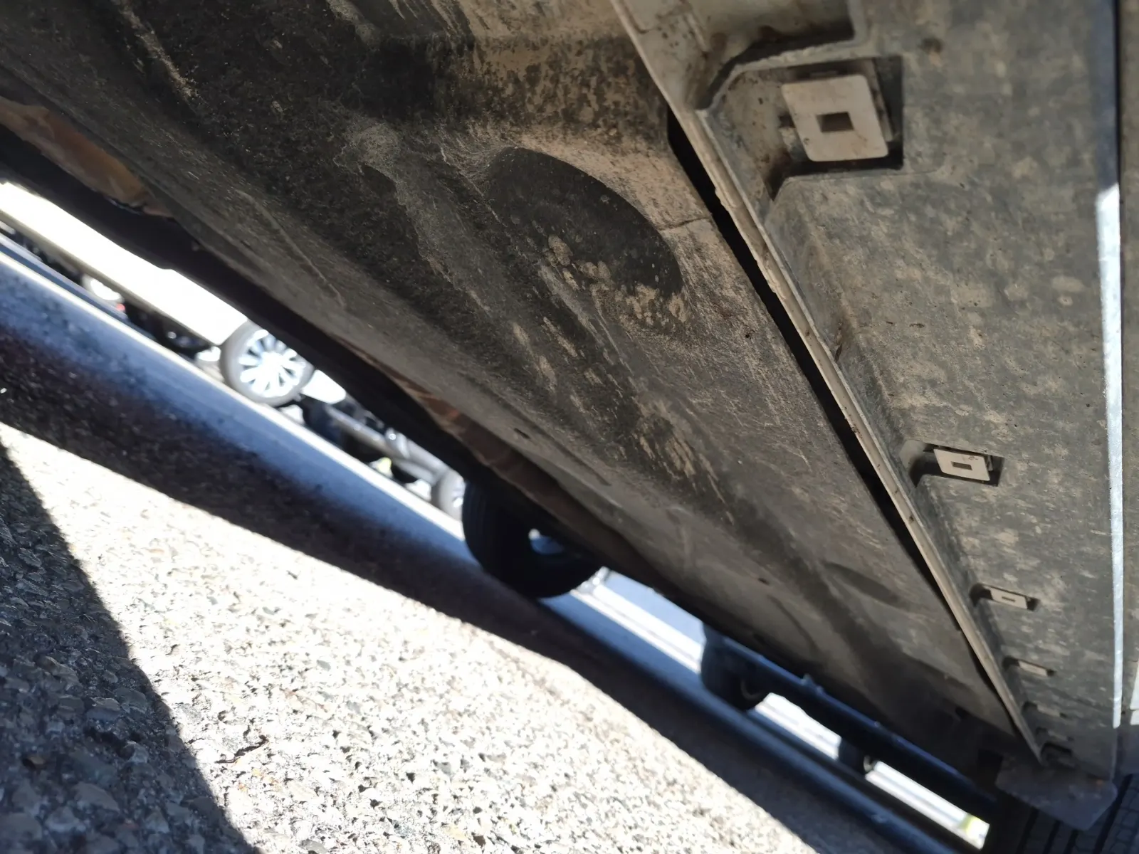 Undercarriage - Driver Photo