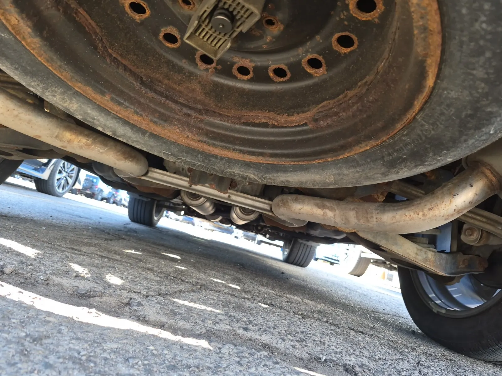 Undercarriage - Rear Photo