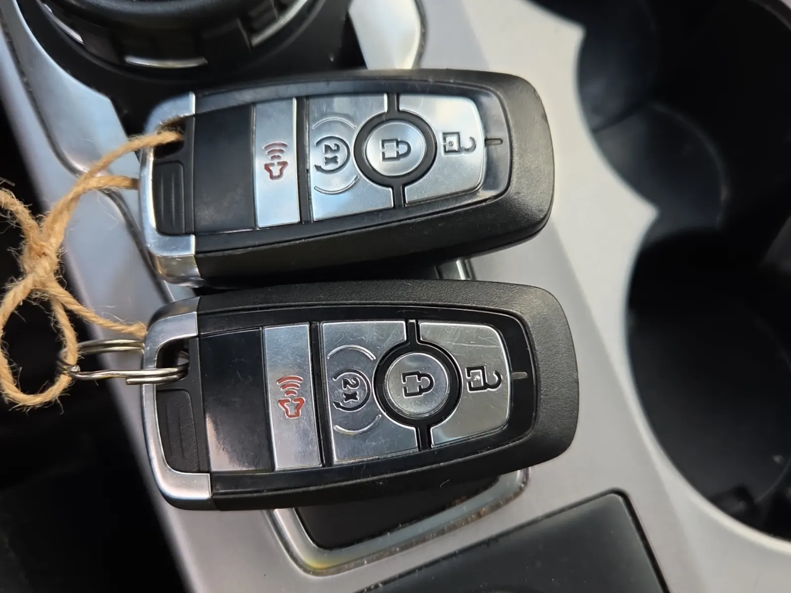 Keys/Fobs/Manual Photo