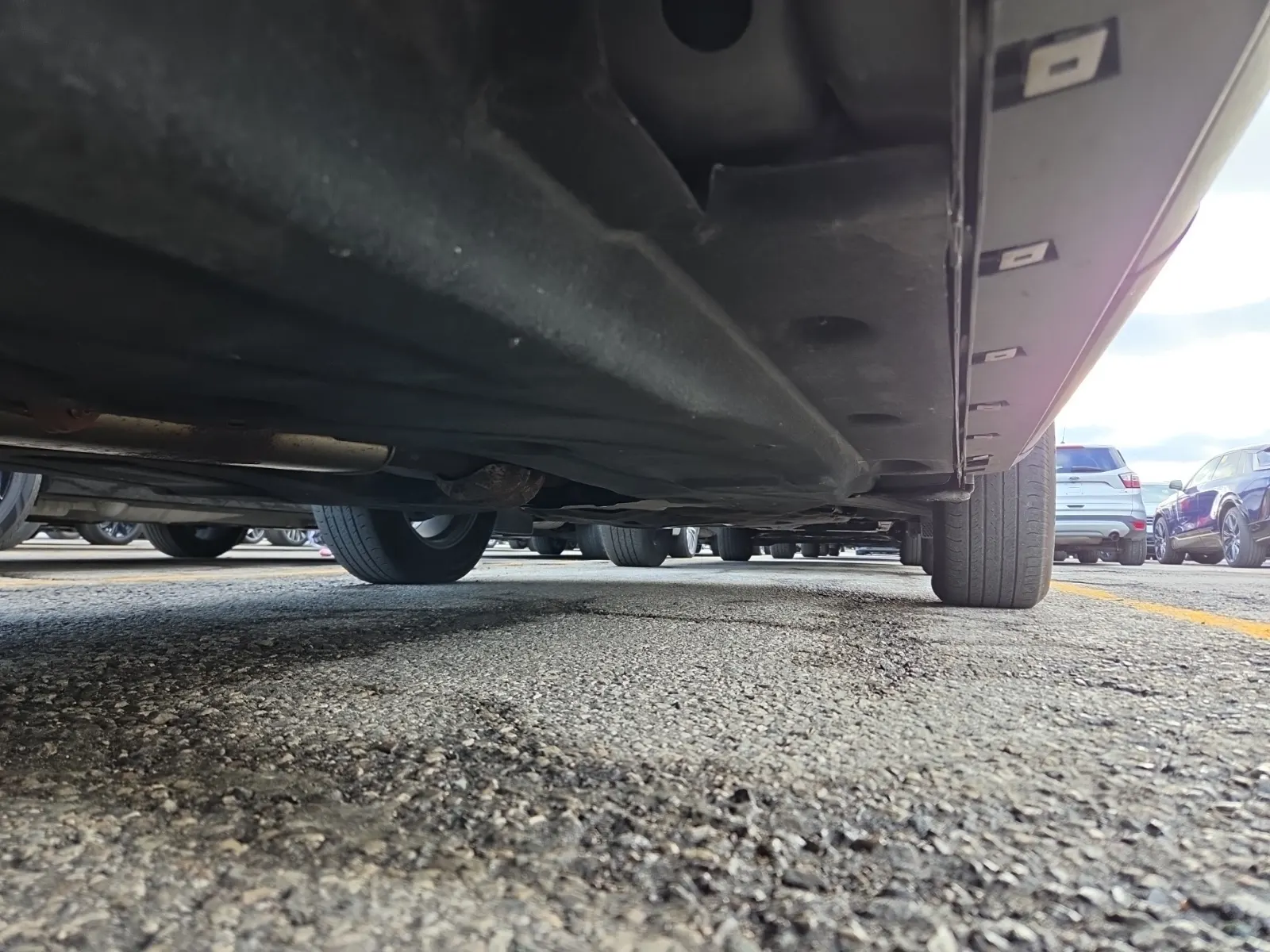 Undercarriage - Passenger Photo