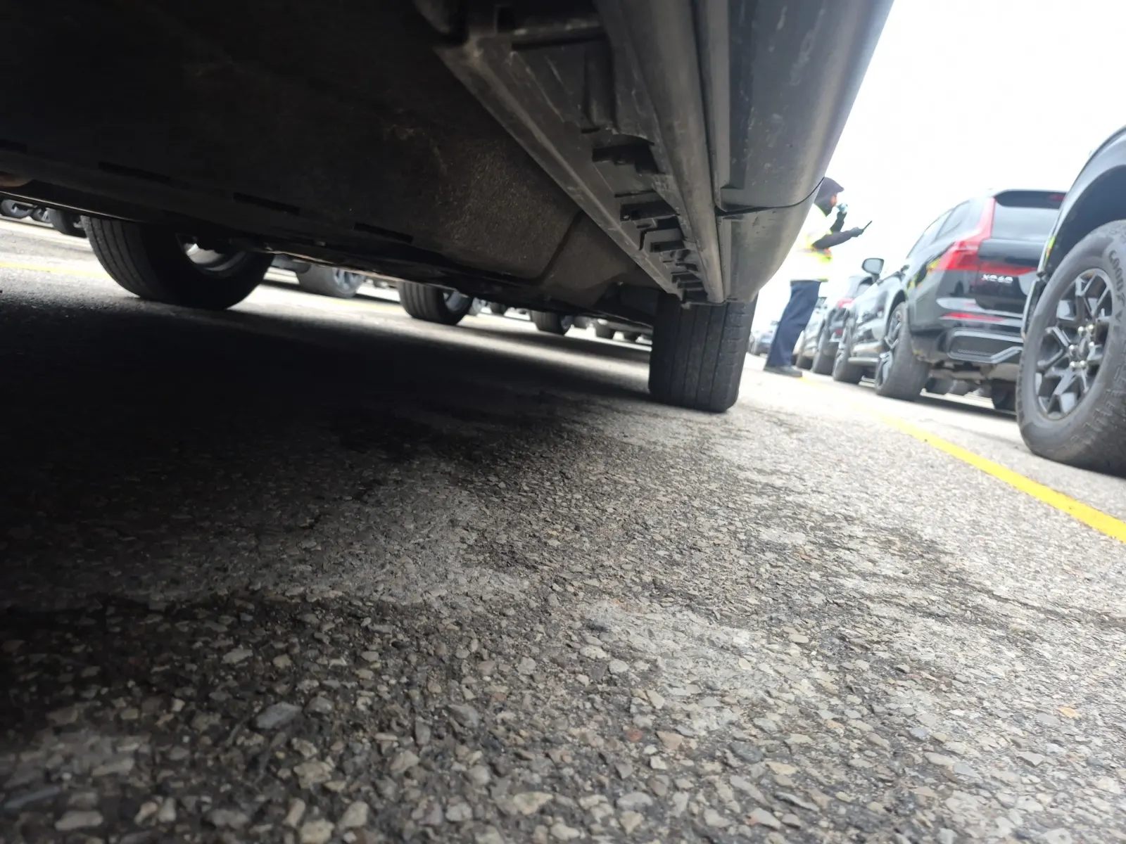 Undercarriage - Passenger Photo