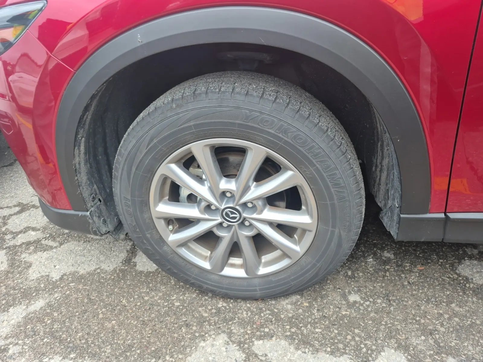 Front driver wheel/tire photo