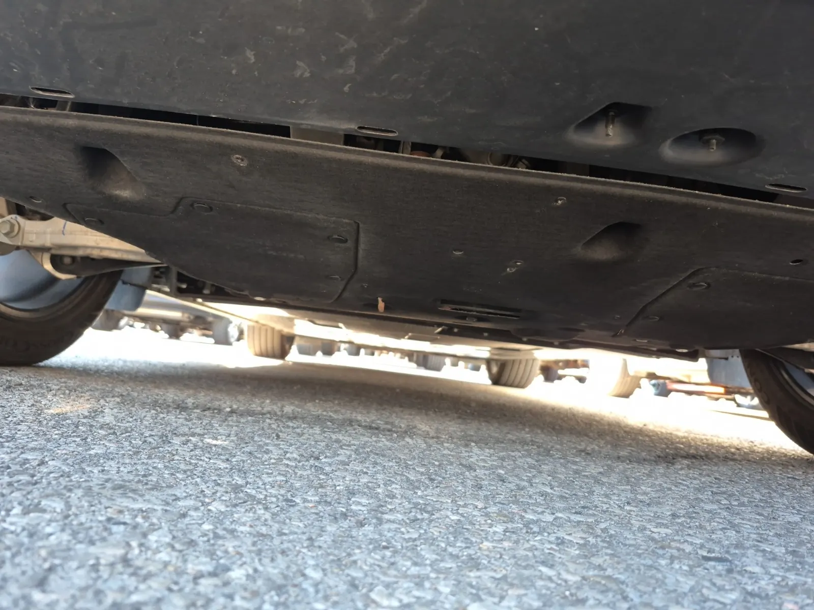 Undercarriage - Rear Photo