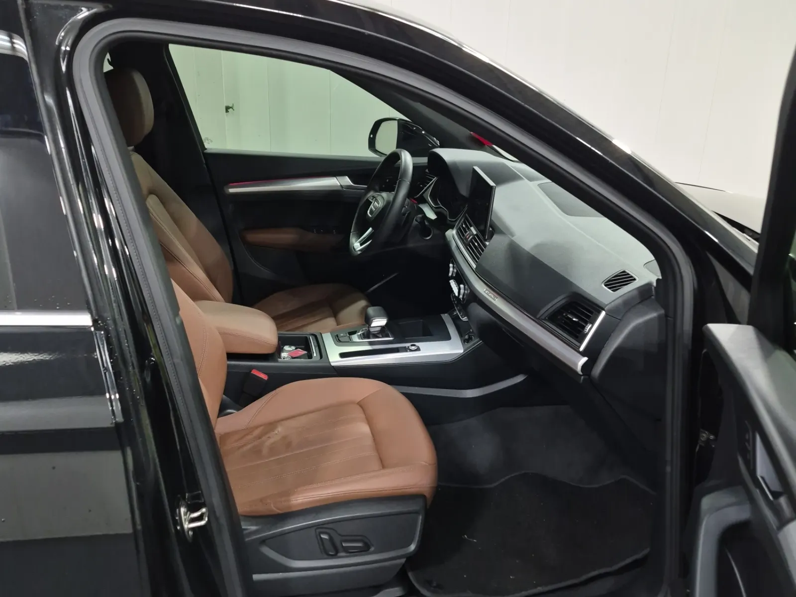 Right Side Interior Photo