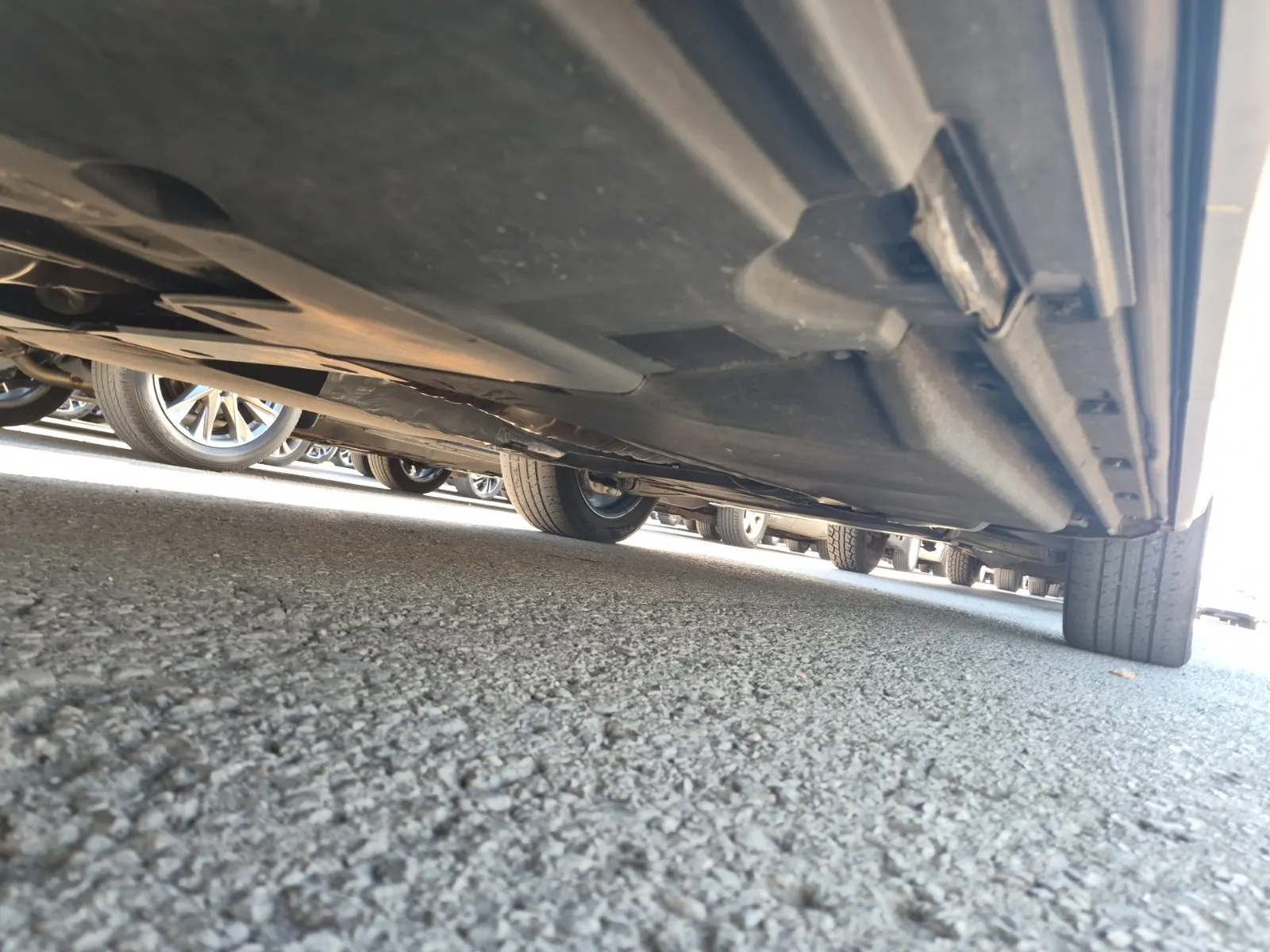 Undercarriage - Passenger Photo