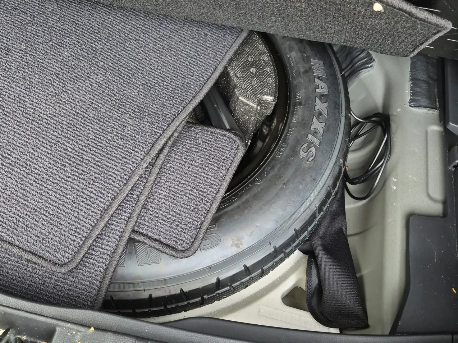 Spare Tire & Wheel Photo