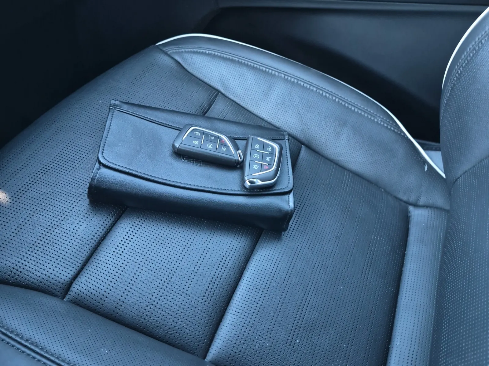 Keys/Fobs/Manual Photo