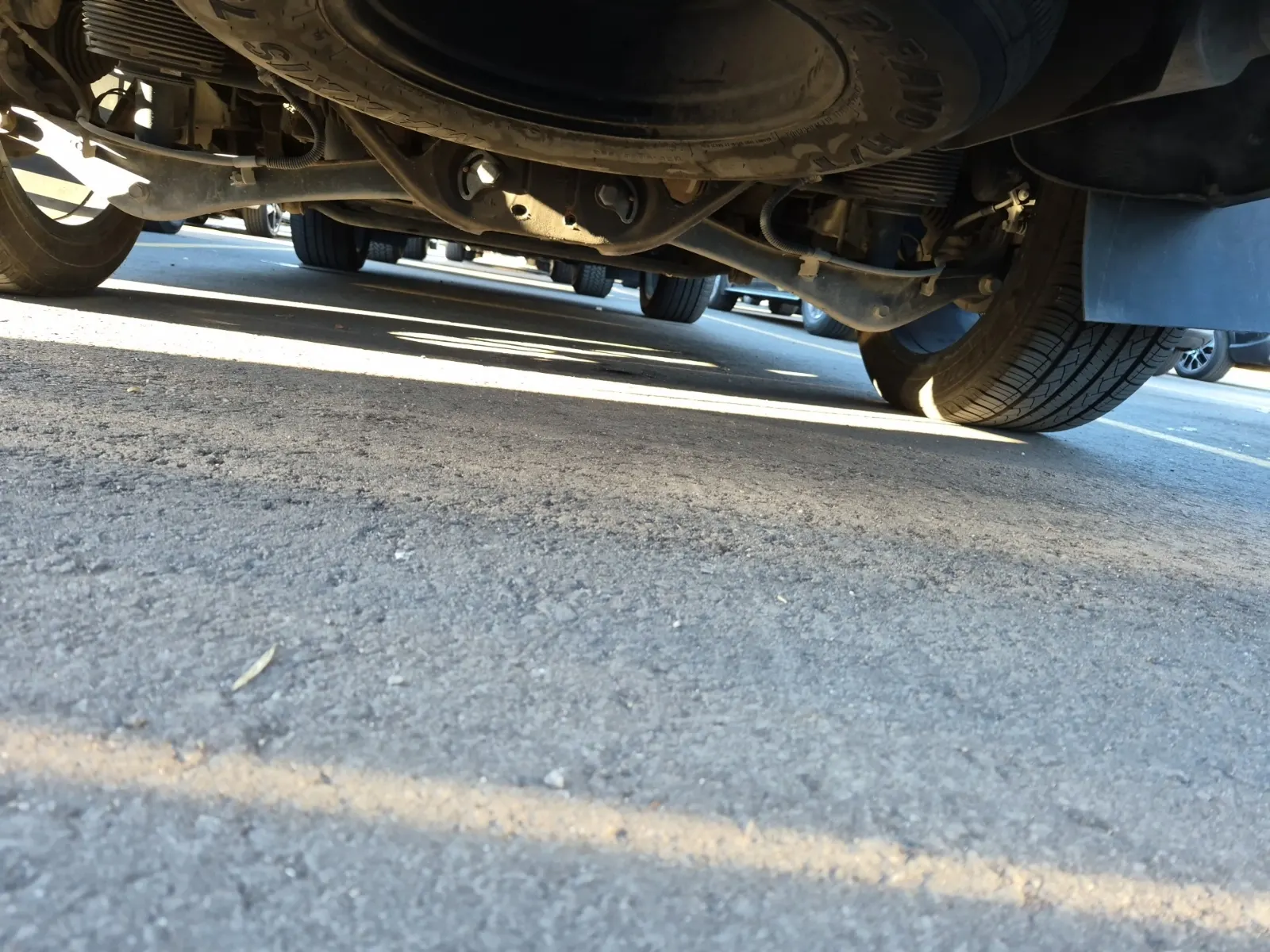 Undercarriage - Rear Photo