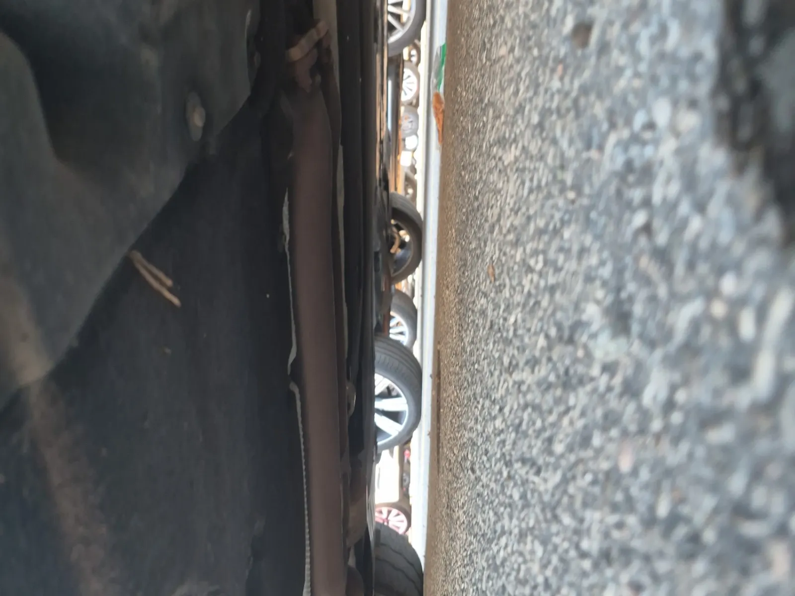 Undercarriage - Passenger Photo