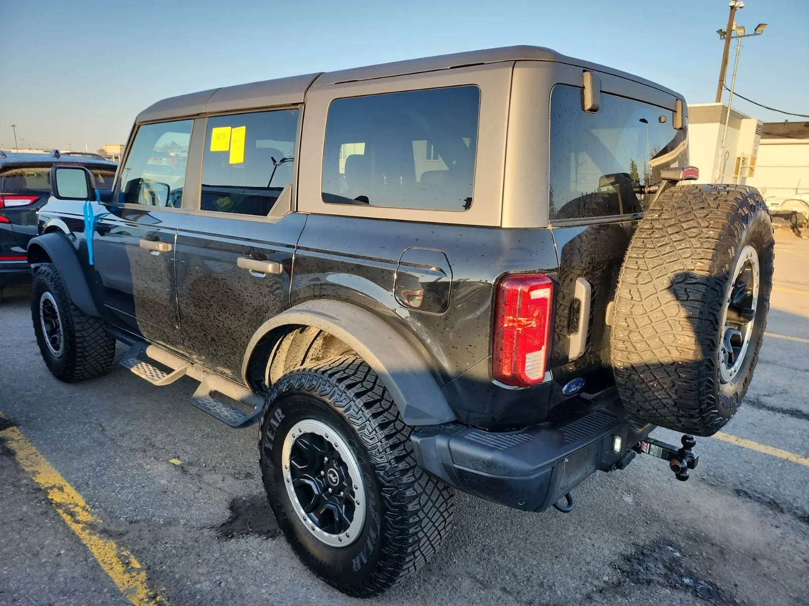 Driver Rear 3/4 Photo