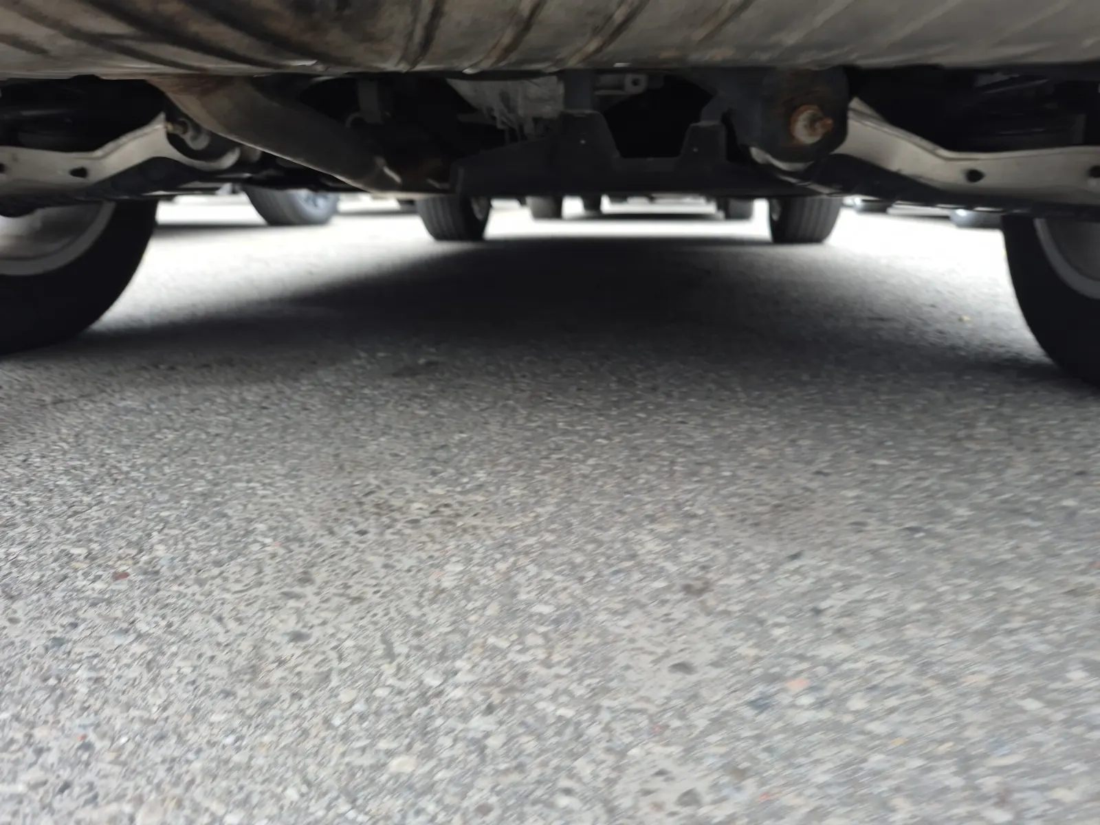 Undercarriage - Rear Photo