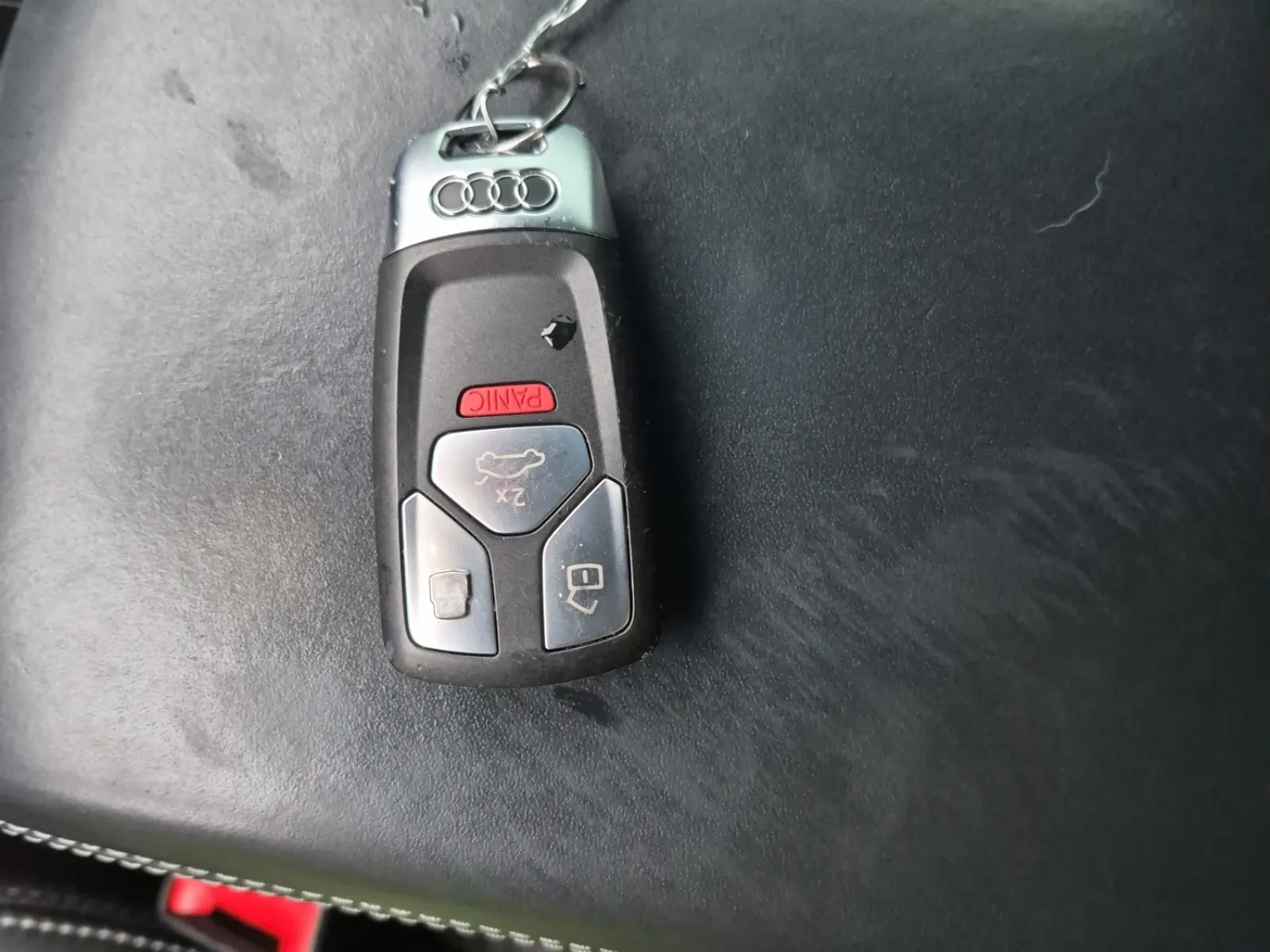 Keys/Fobs/Manual Photo