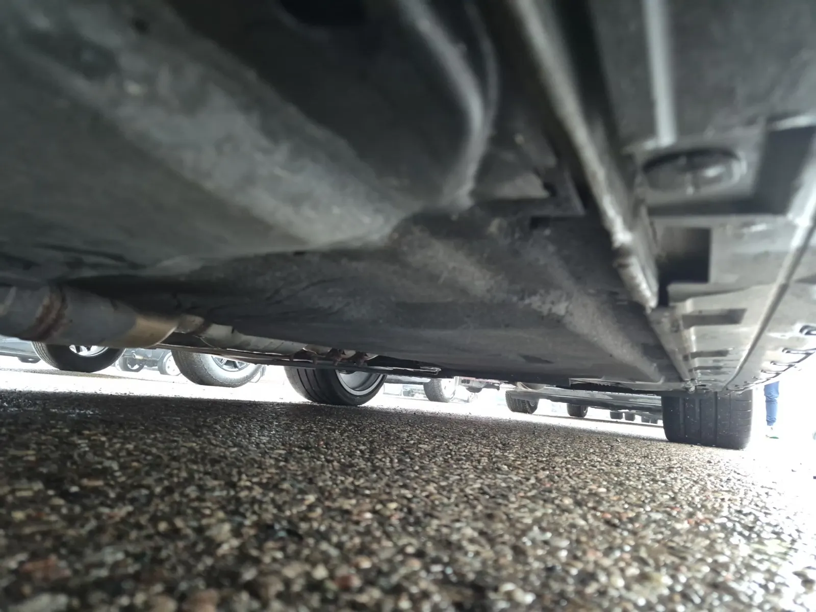 Undercarriage - Driver Photo