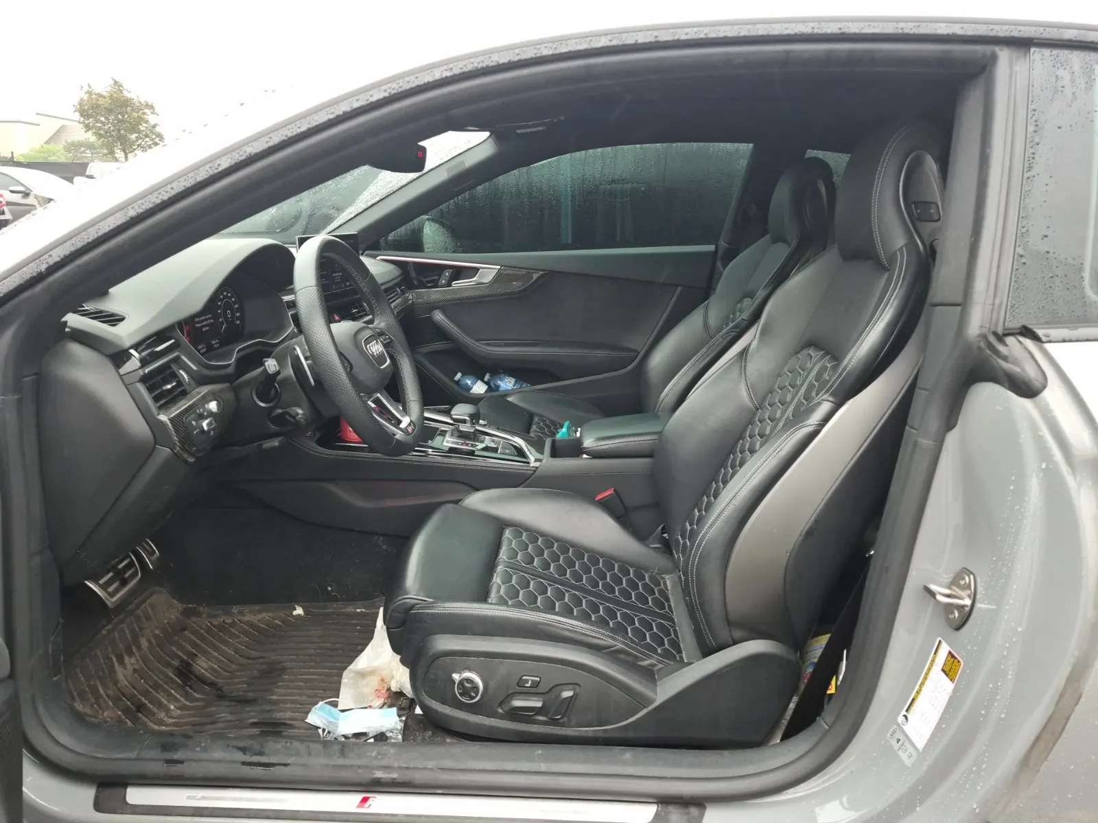 Front Interior Photo