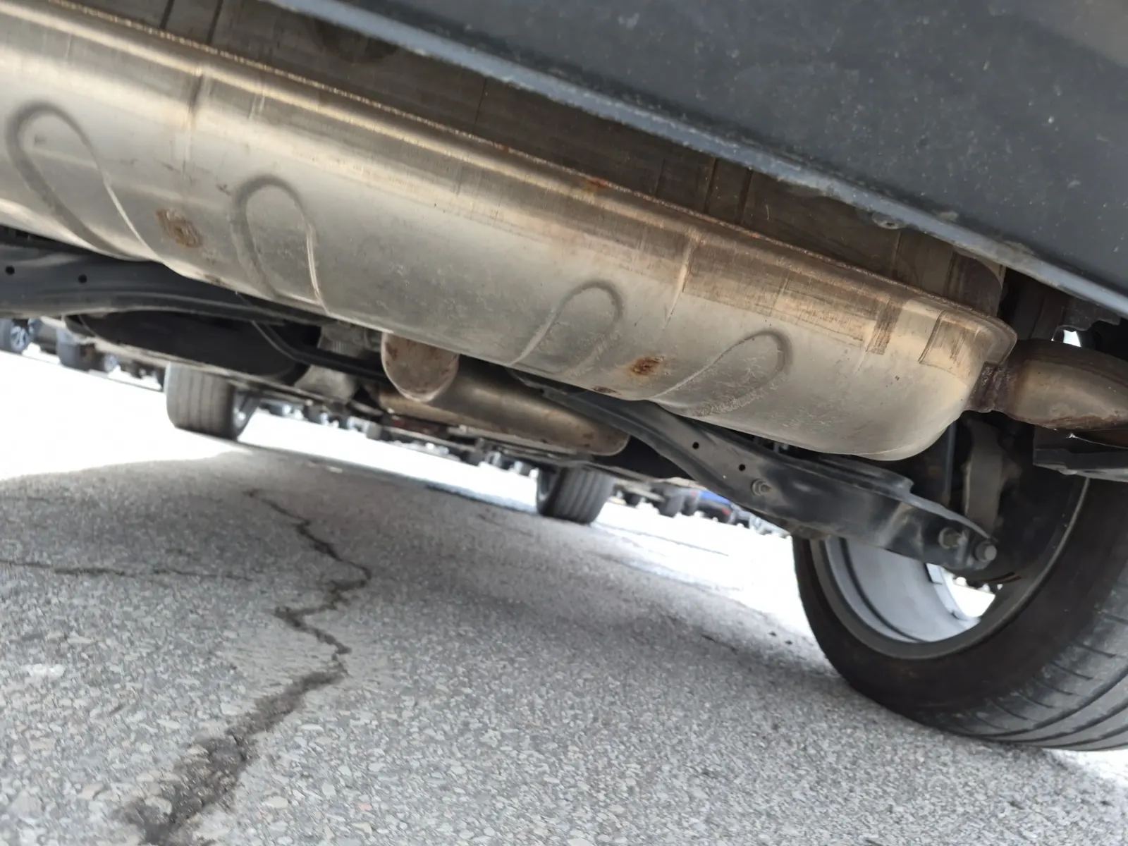 Undercarriage - Rear Photo