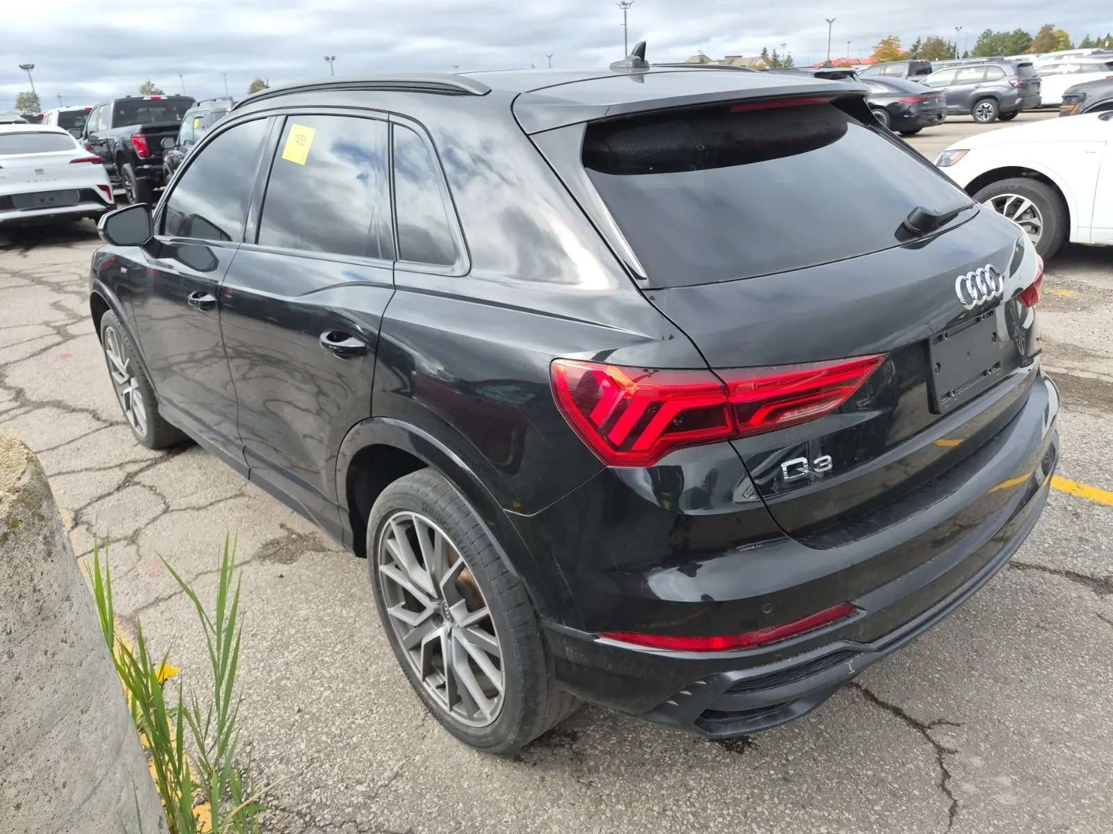 Driver Rear 3/4 Photo