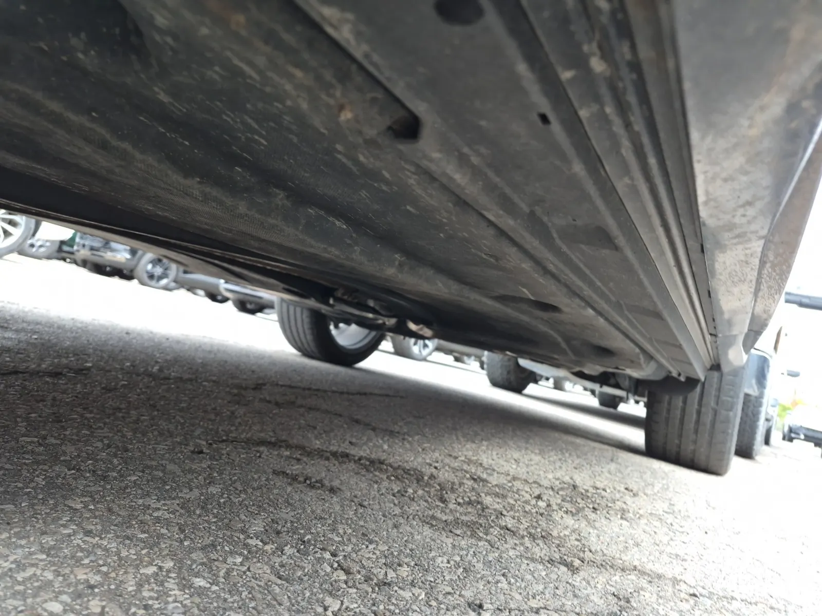 Undercarriage - Driver Photo
