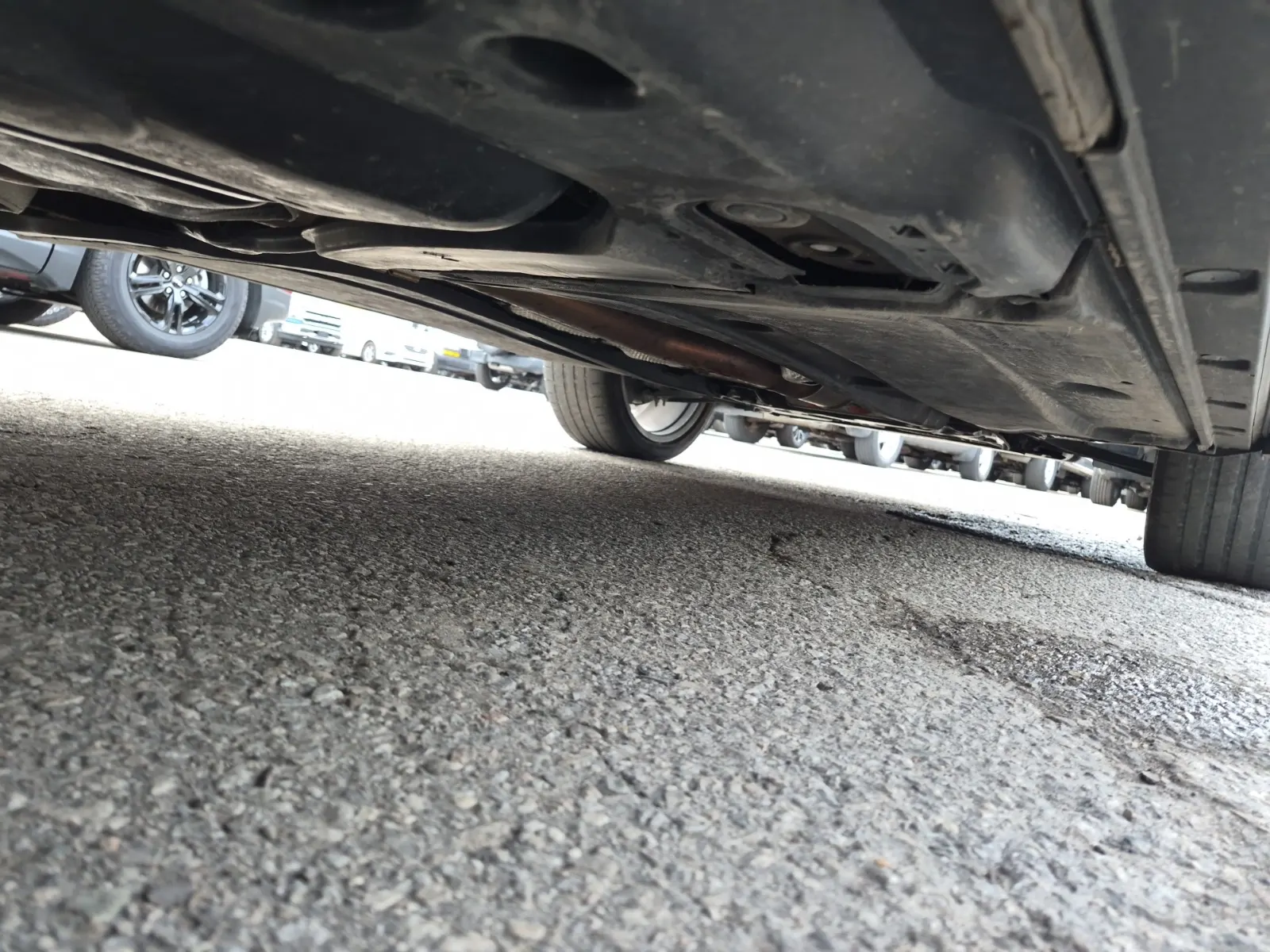 Undercarriage - Passenger Photo