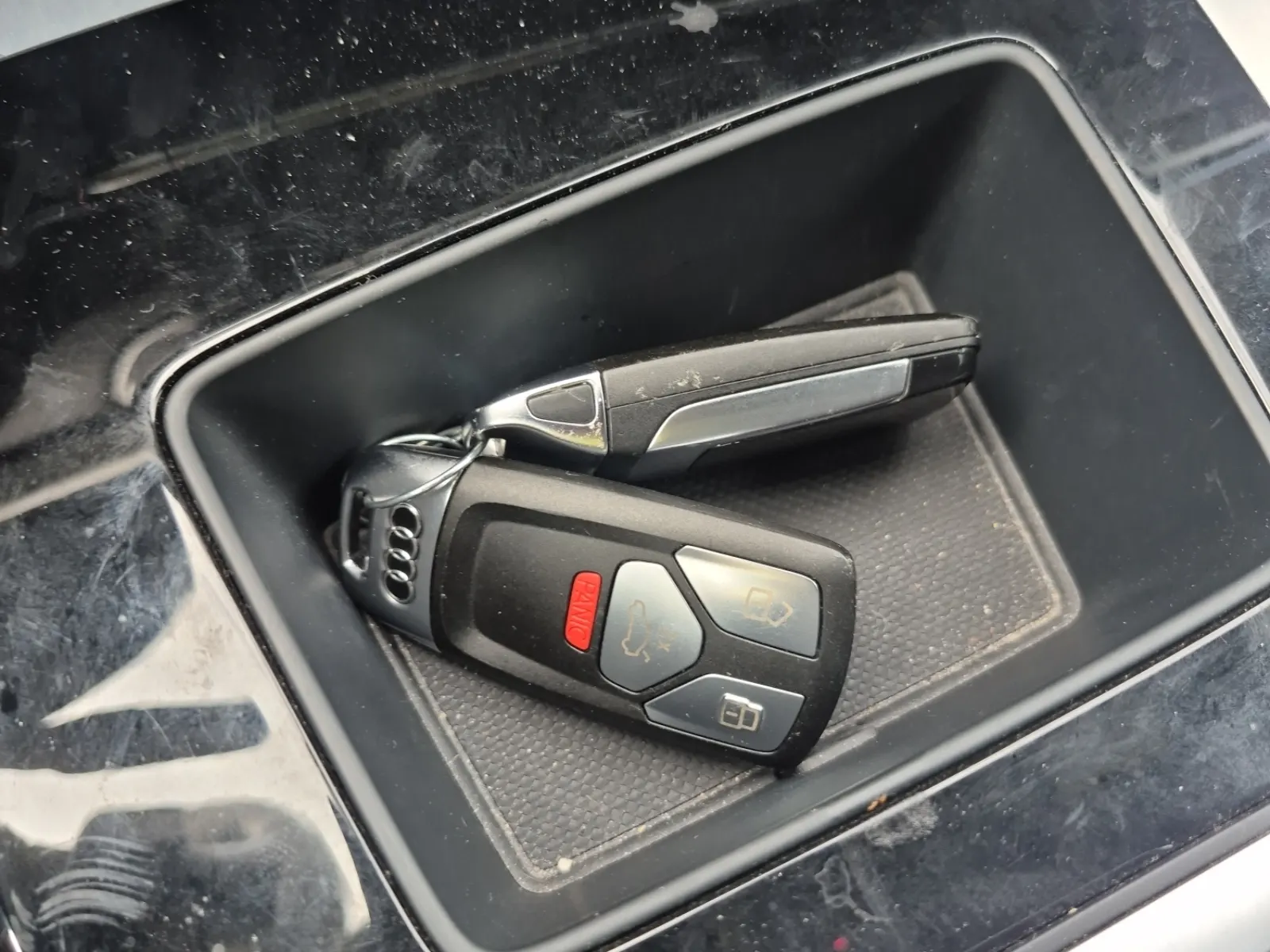 Keys/Fobs/Manual Photo
