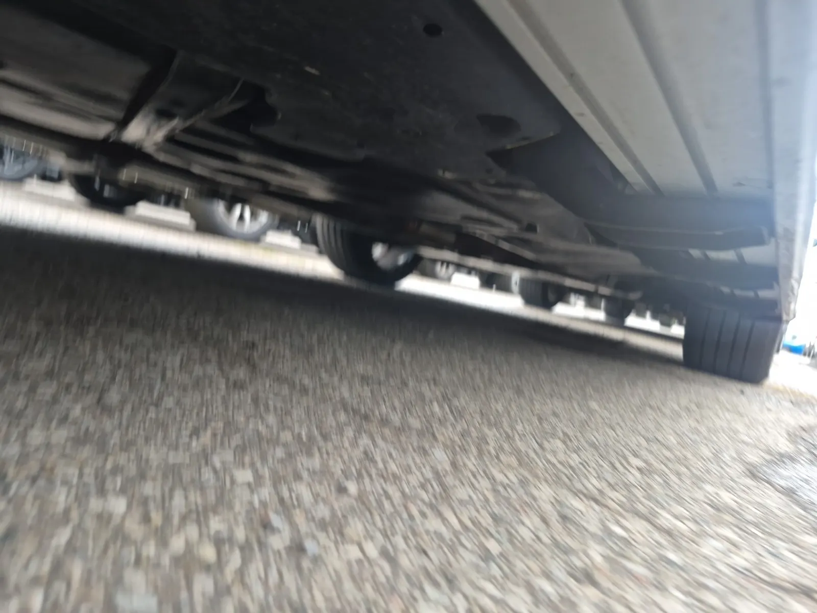 Undercarriage - Passenger Photo