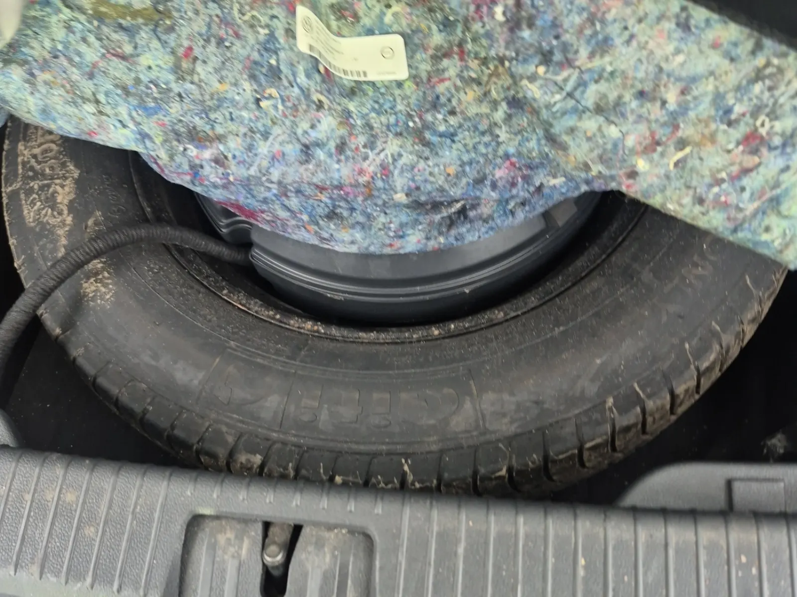 Spare Tire & Wheel Photo