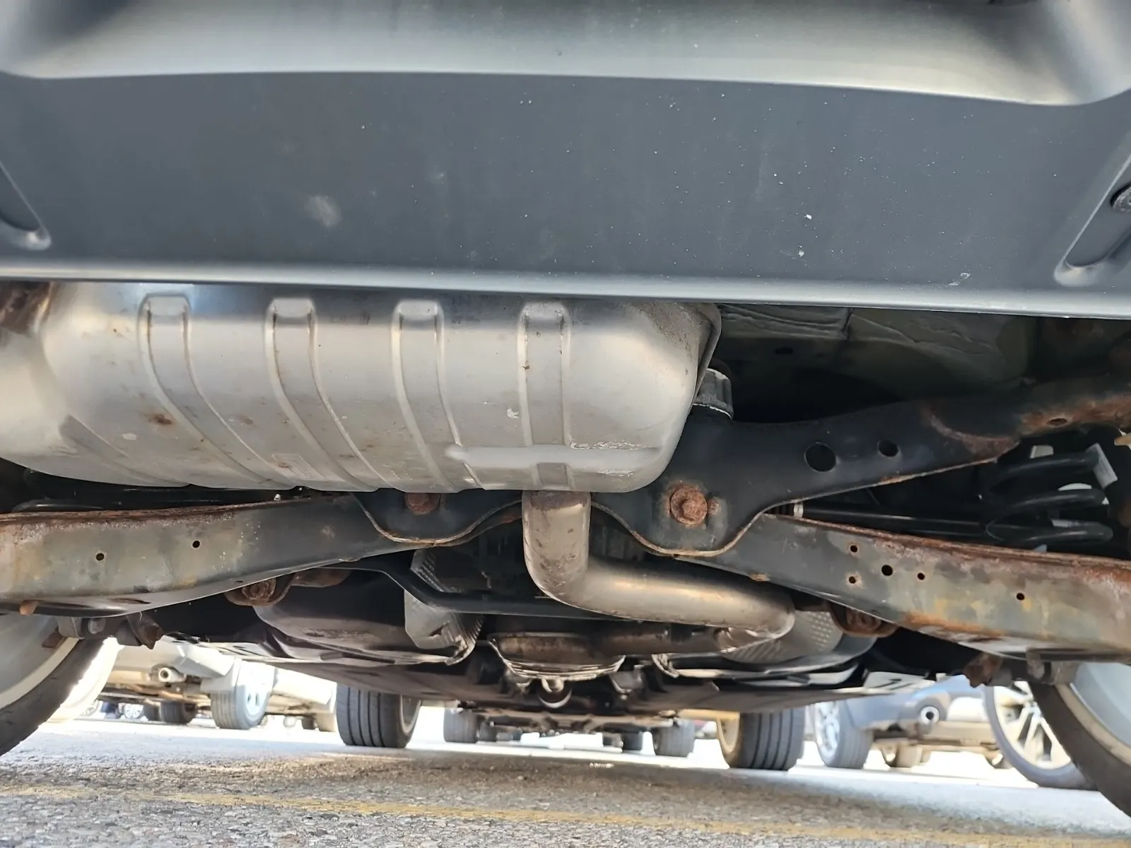 Undercarriage - Rear Photo