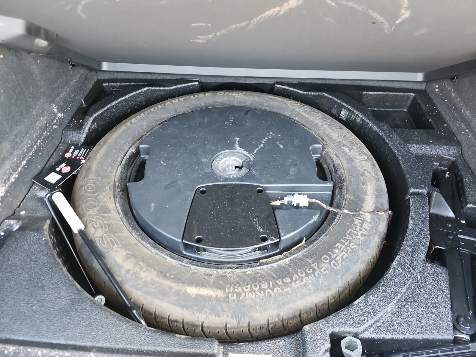 Spare Tire & Wheel Photo