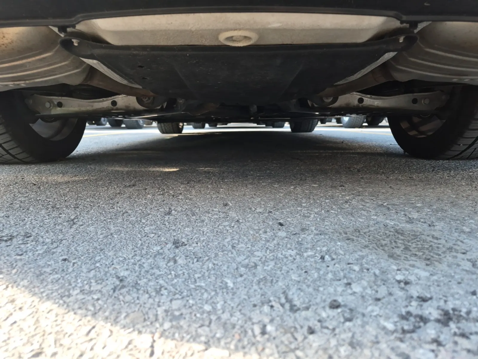 Undercarriage - Rear Photo