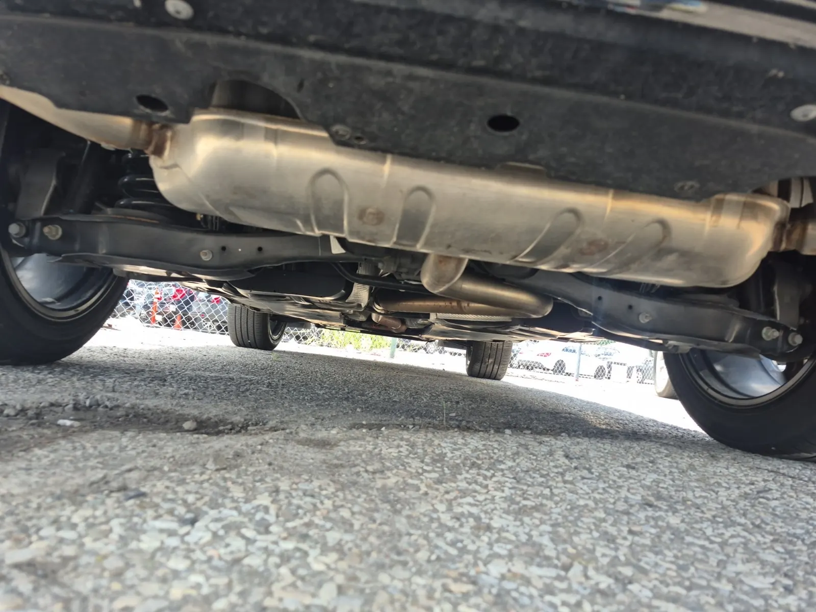 Undercarriage - Rear Photo