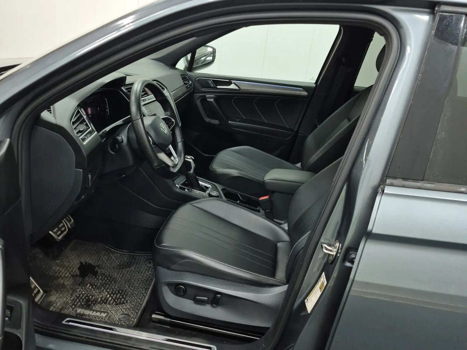 Front Interior Photo