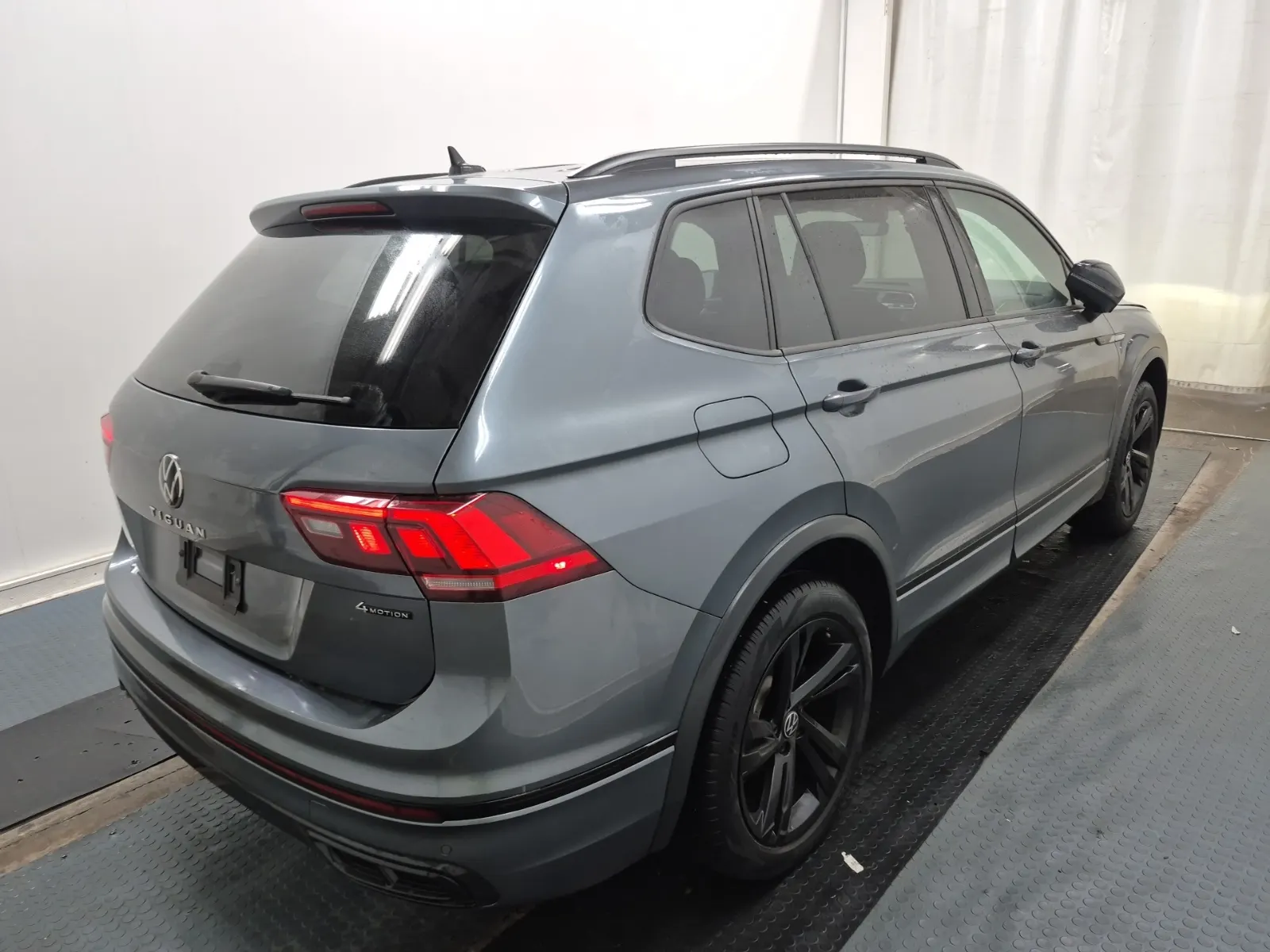 Passenger Rear 3/4 Photo