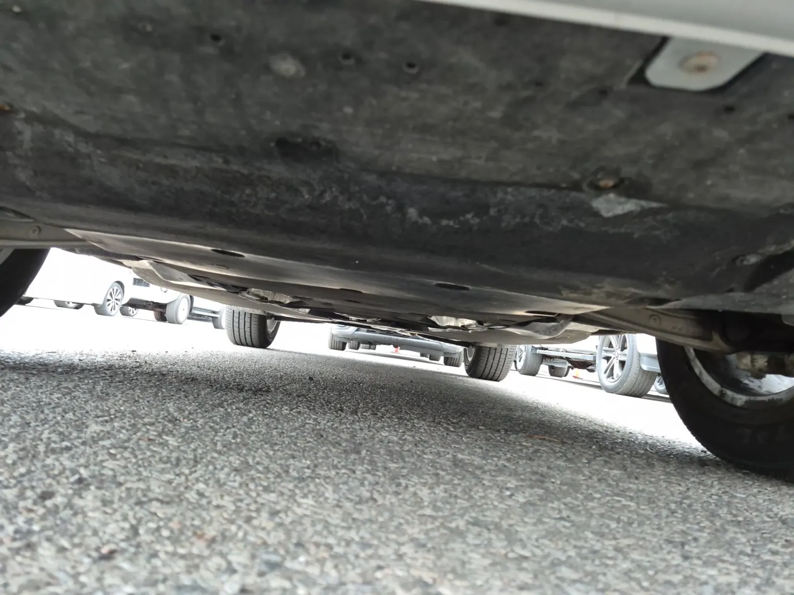 Undercarriage - Passenger Photo