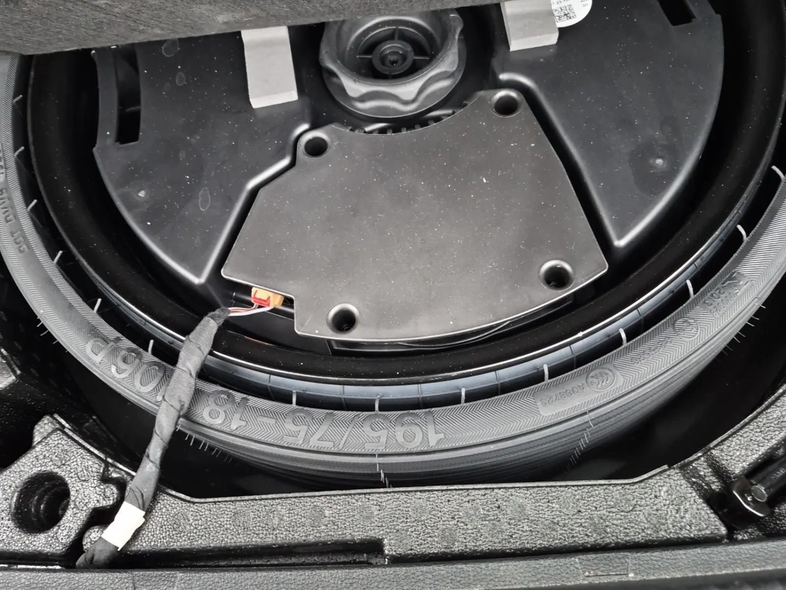 Spare Tire & Wheel Photo