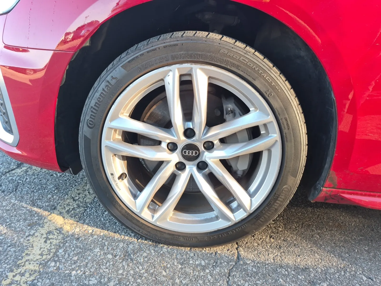 Front driver wheel/tire photo