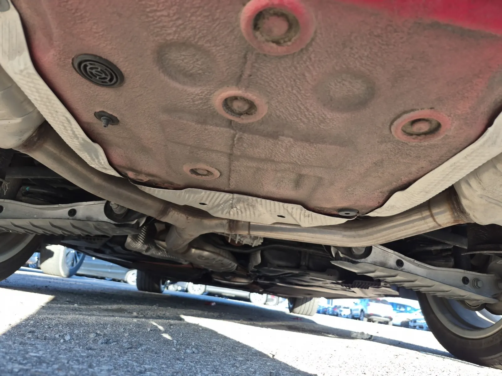 Undercarriage - Rear Photo