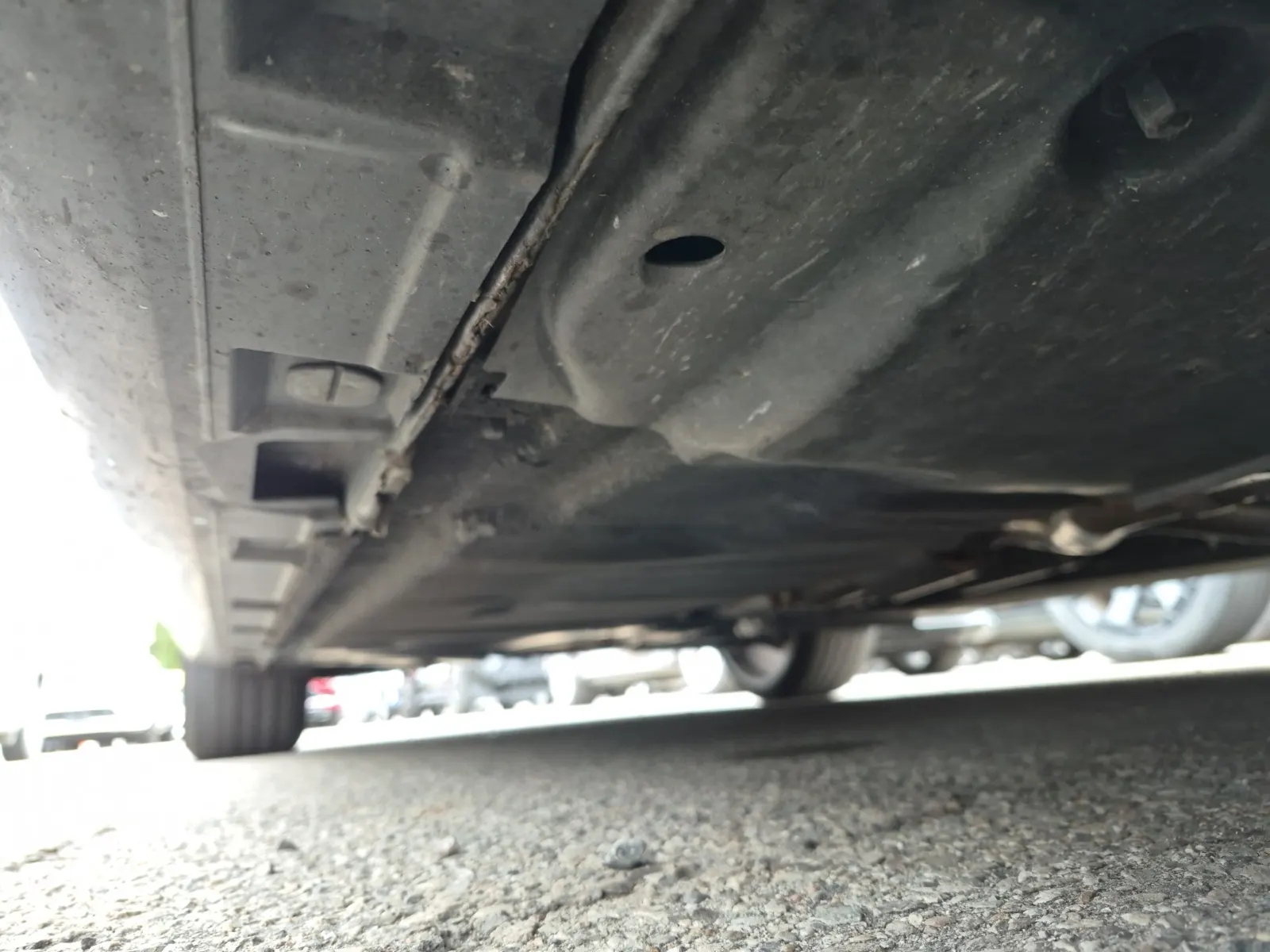 Undercarriage - Passenger Photo