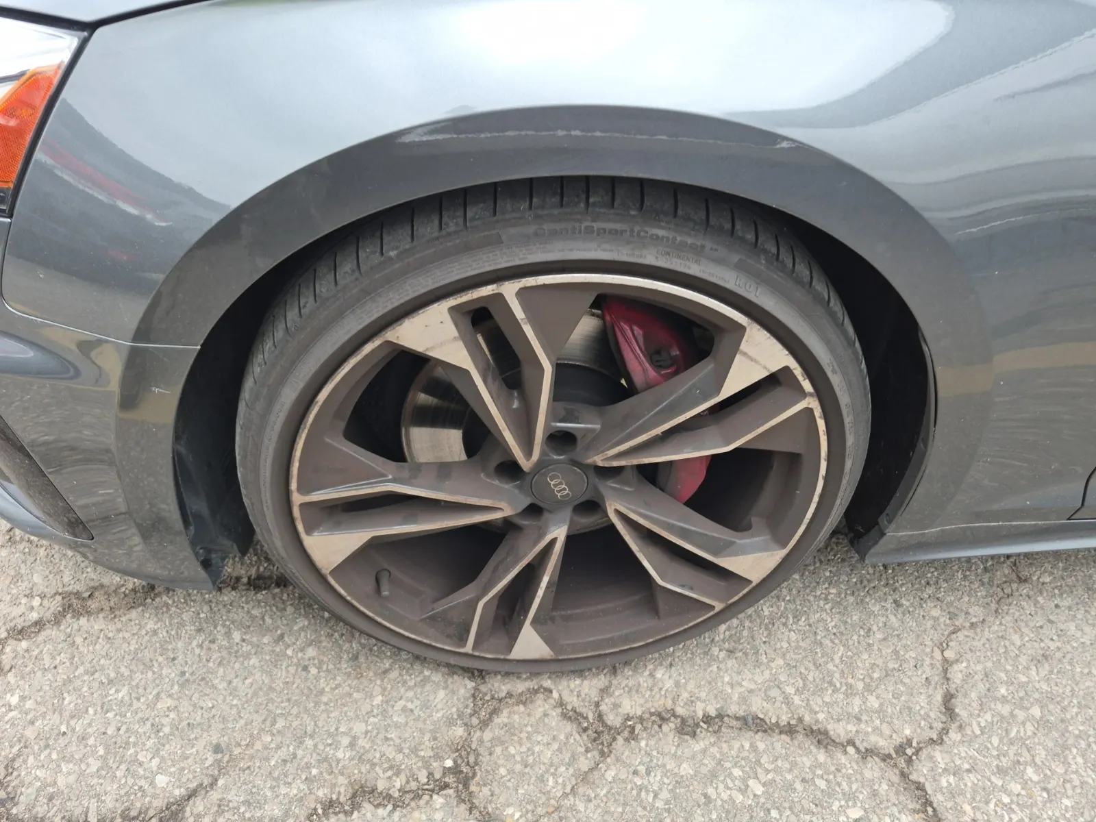 Front driver wheel/tire photo