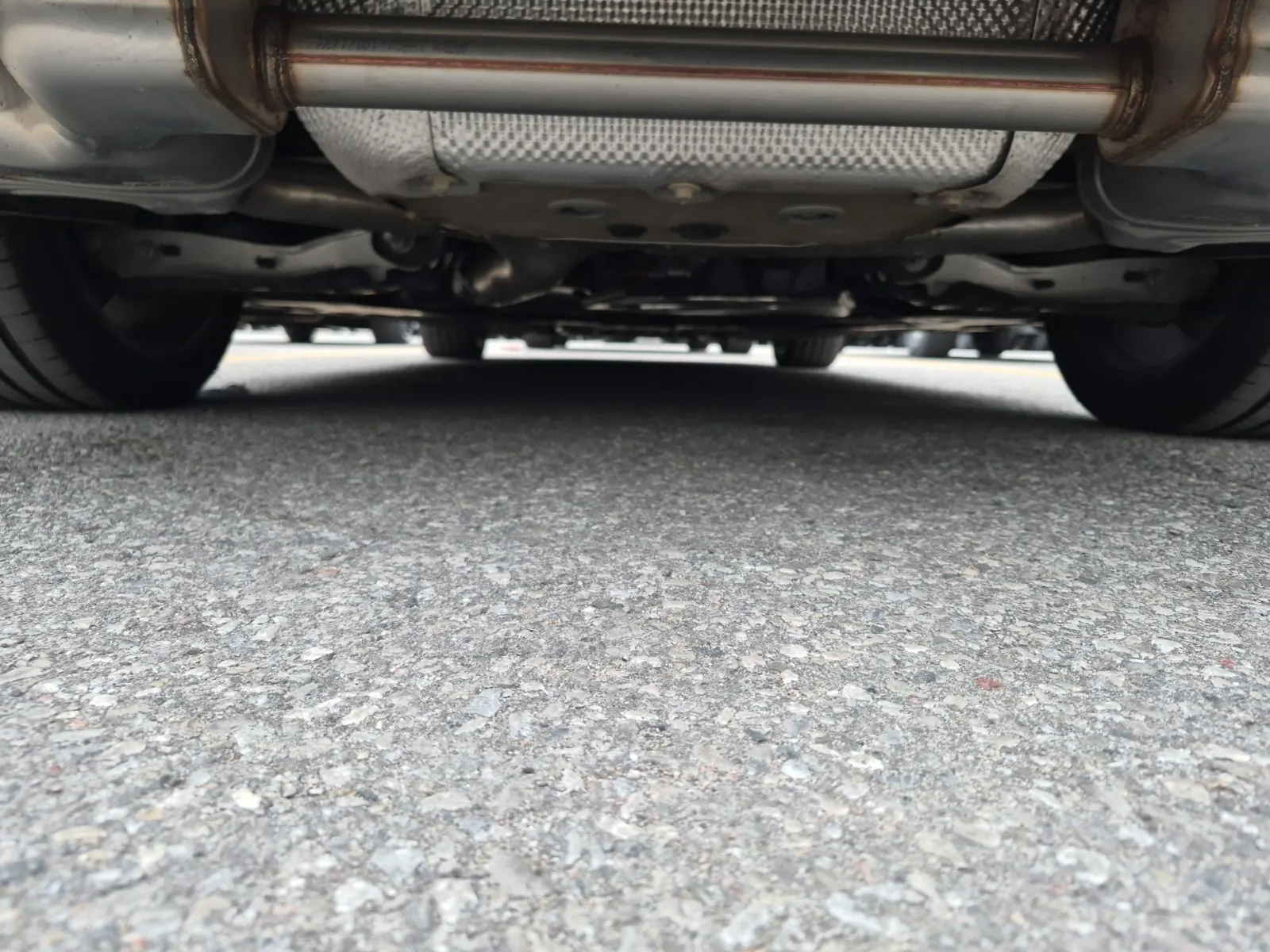 Undercarriage - Rear Photo