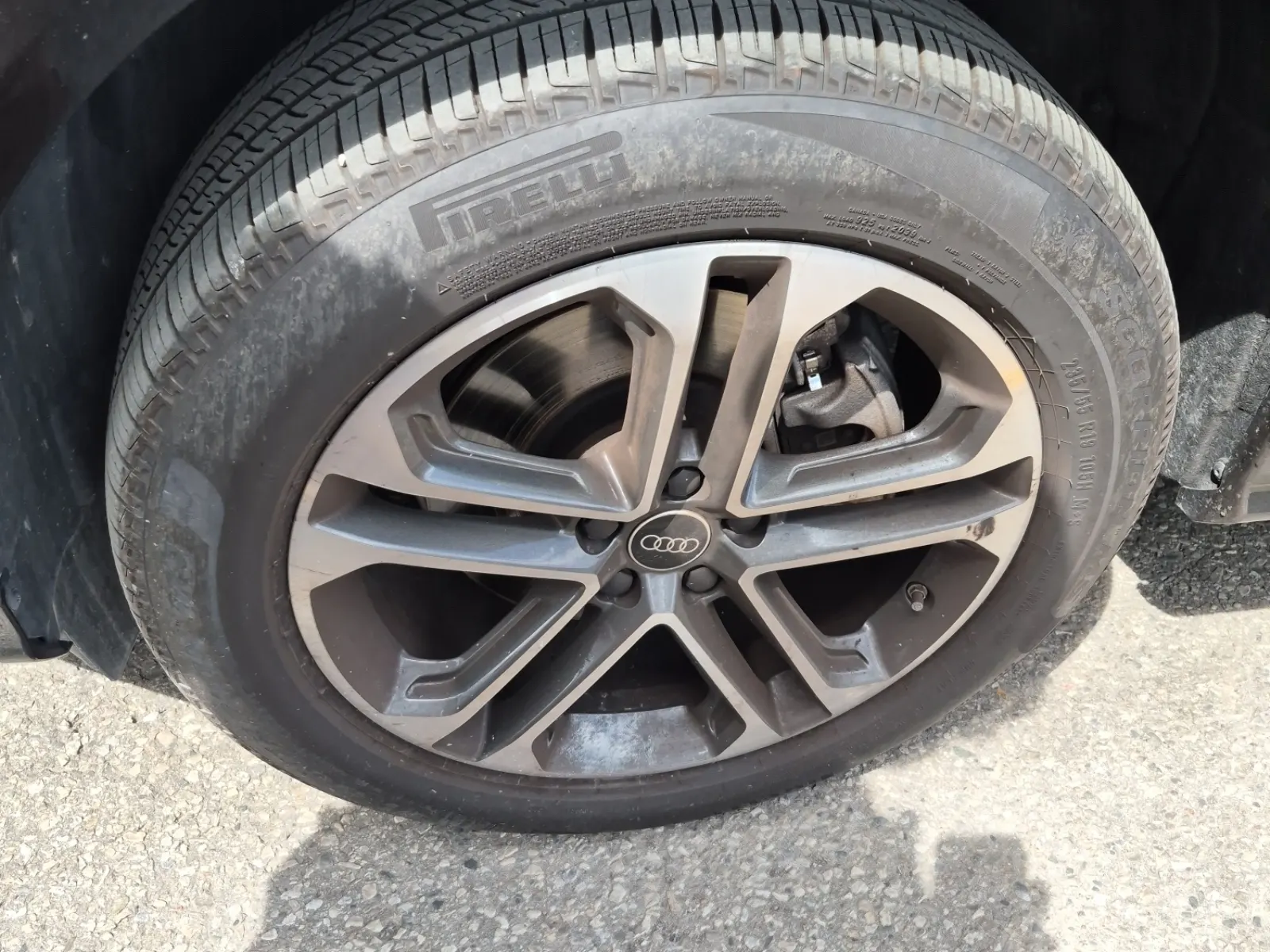 Front driver wheel/tire photo