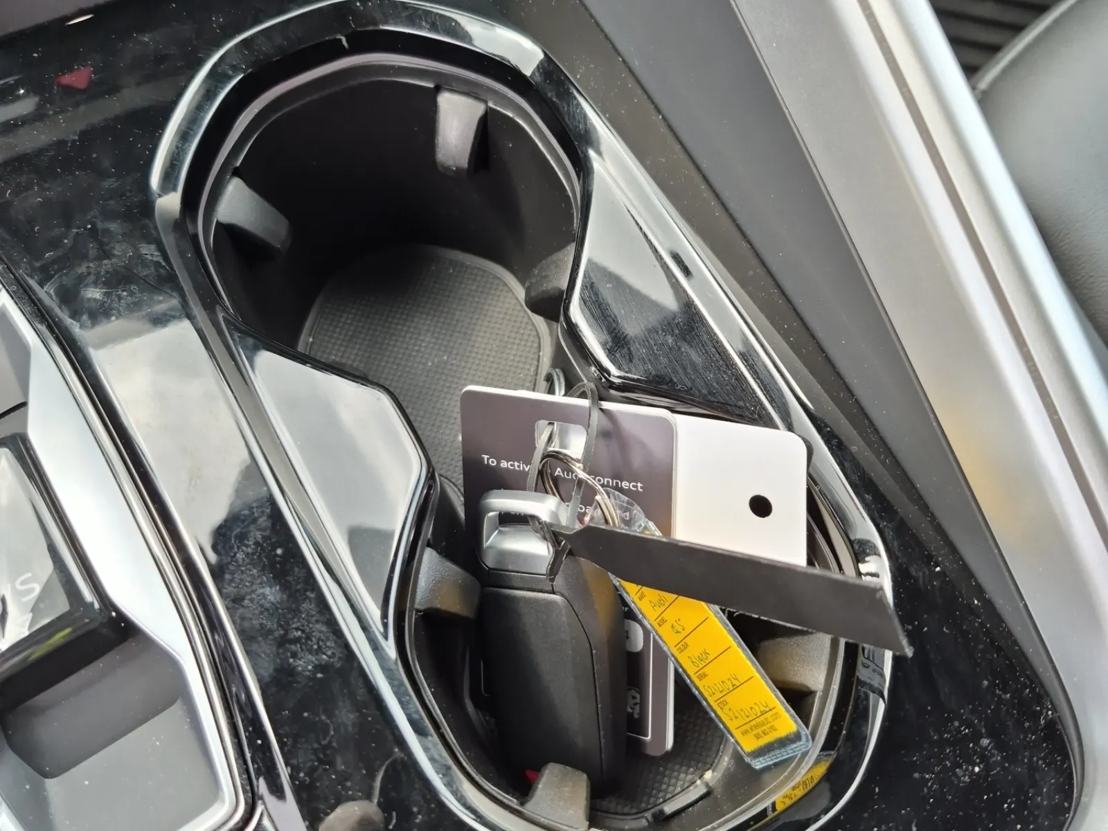 Keys/Fobs/Manual Photo