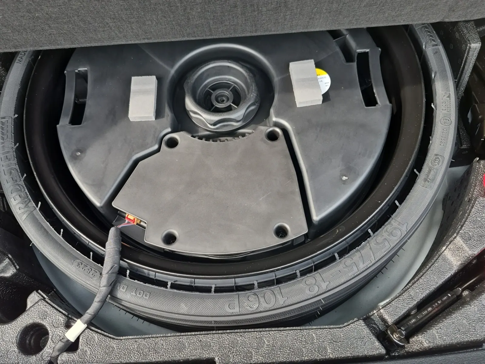 Spare Tire & Wheel Photo