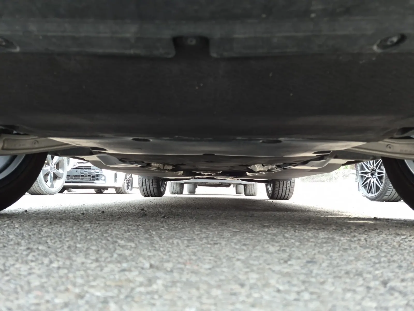 Undercarriage - Front Photo