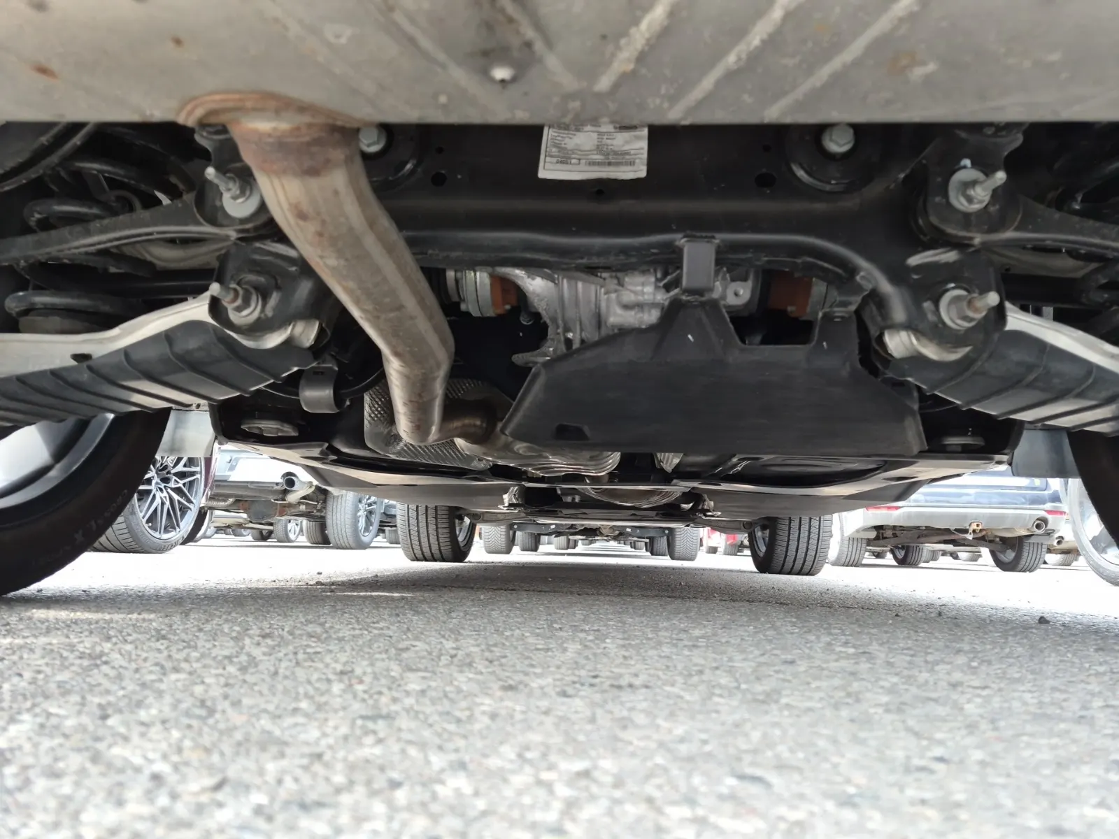Undercarriage - Rear Photo