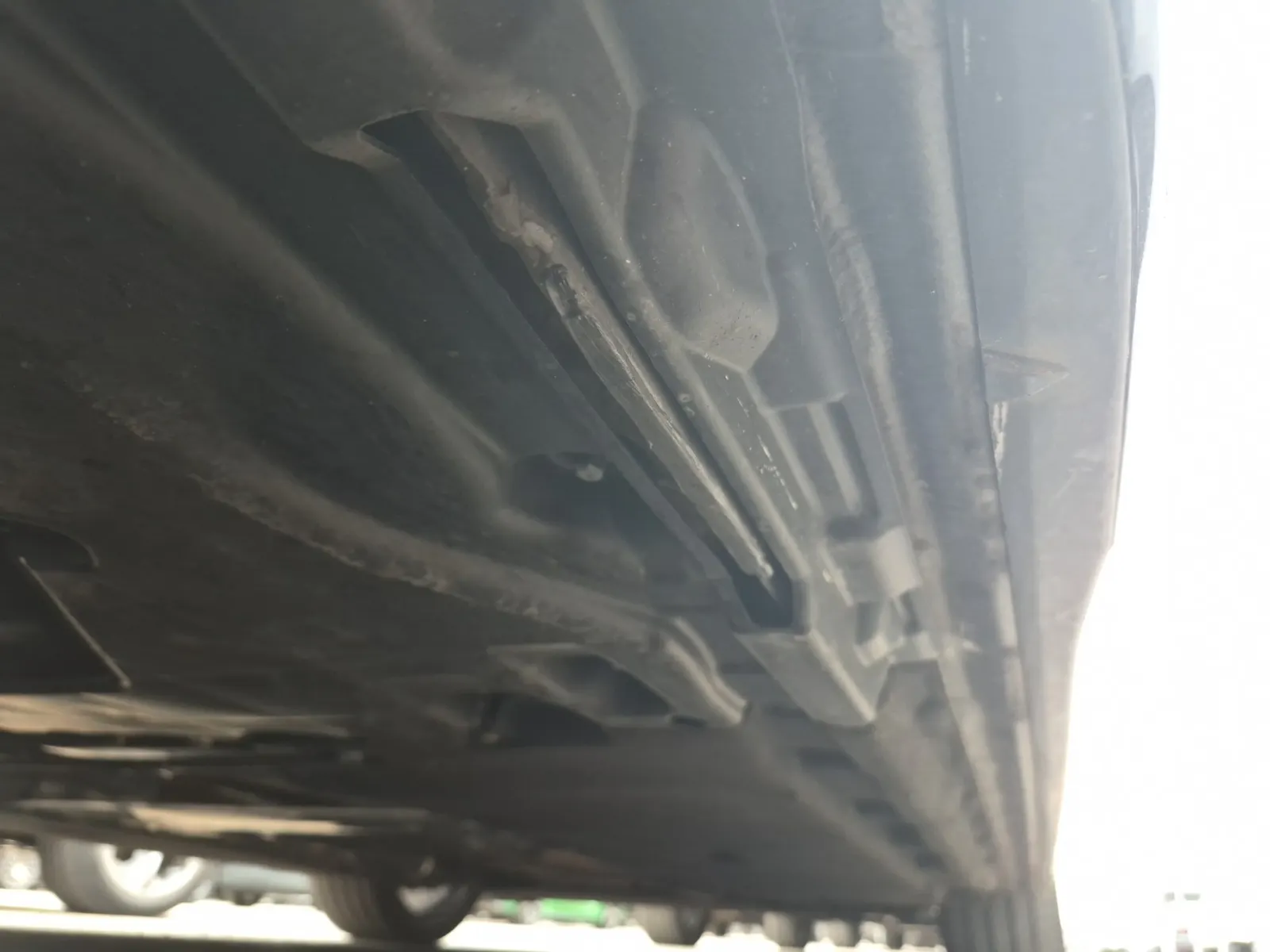 Undercarriage - Passenger Photo