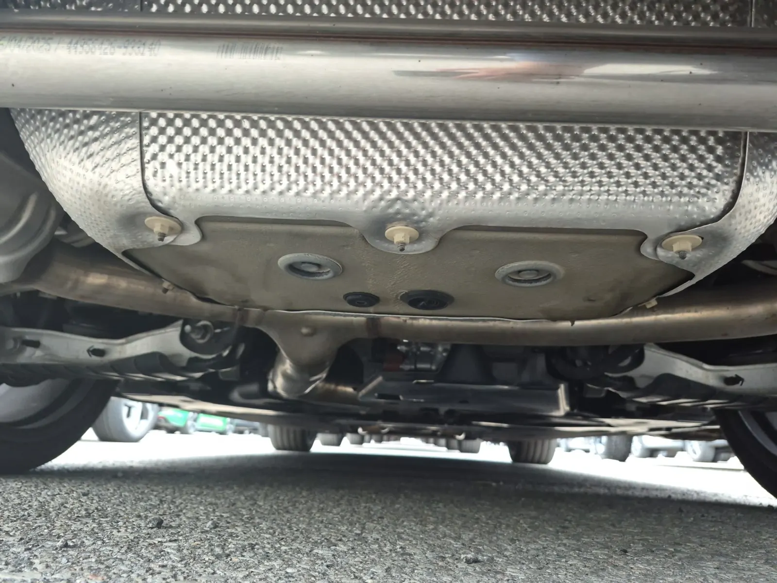 Undercarriage - Rear Photo