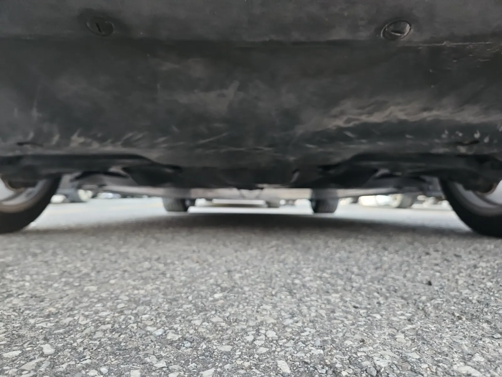 Undercarriage - Rear Photo